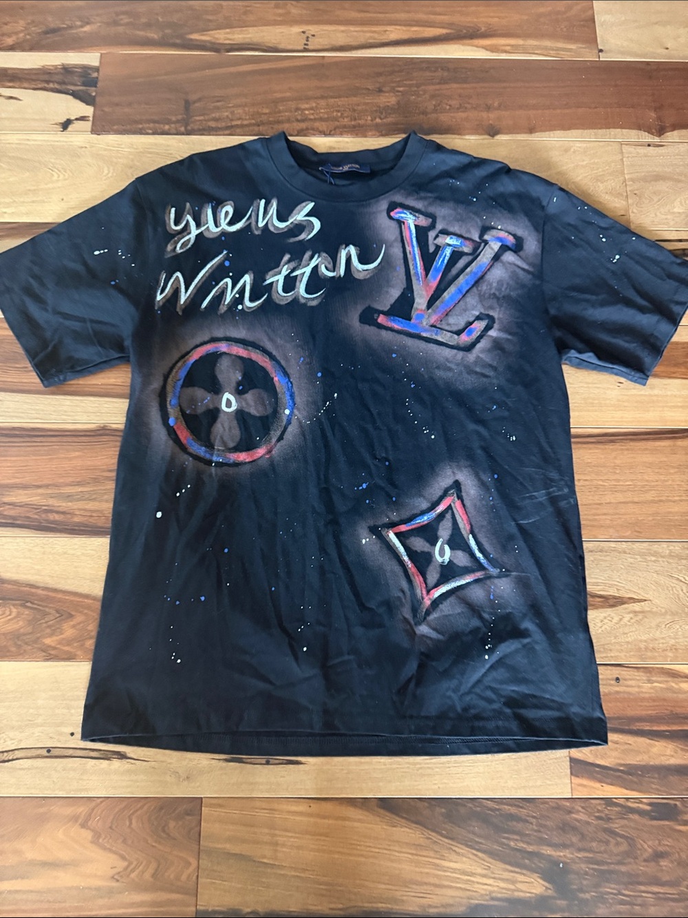 Black Graphic Short-Sleeve Men’s T-Shirt with Multicolor Accents
